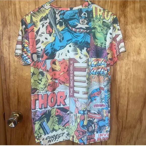 Marvel Comics Super Hero Colorful Graphic PrintCrew Neck T-Shirt Size Medium